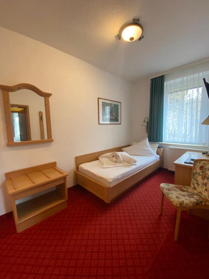 Hôtel Muldenschlosschen à Lunzenau Extérieur photo