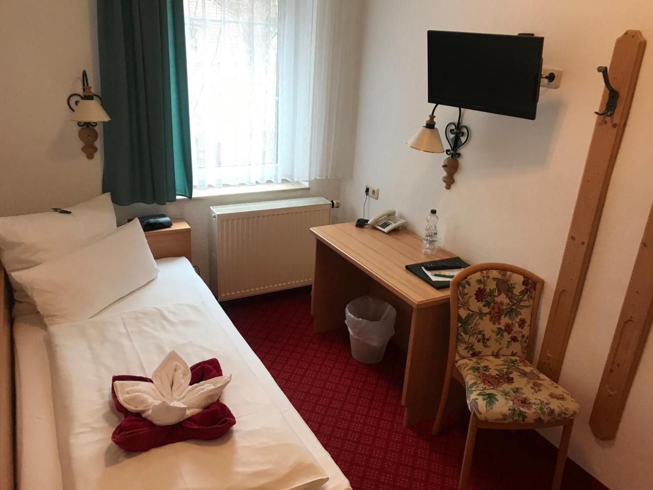 Hôtel Muldenschlosschen à Lunzenau Extérieur photo